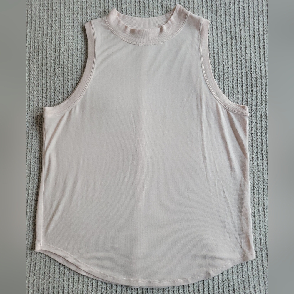 ATHLETA MEDIUM